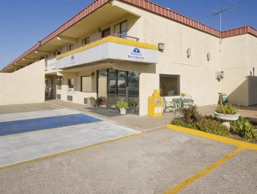 Oyo Hotel Tulsa International Airport Exterior foto